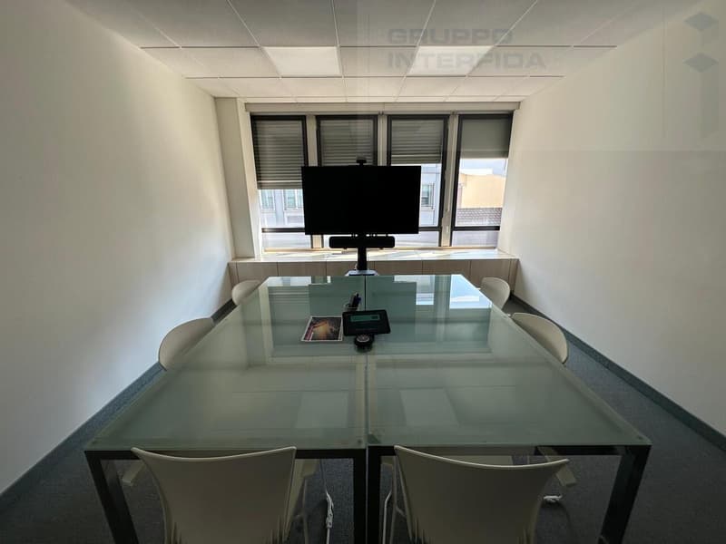 Office Open-Space for Rent on Upper Floor (8)