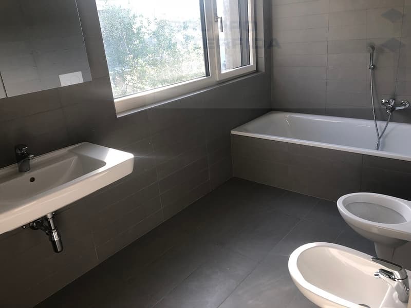 Modernes 3.5-Zimmer-Apartment mit Terrasse (7)