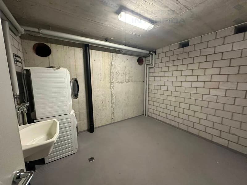 APPARTAMENTO RECENTE A REDDITO IN POSIZIONE CENTRALE (12)