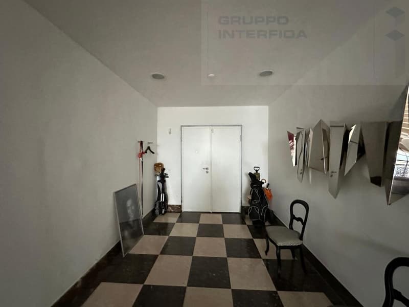 Geräumige Wohnung mit Terrasse (3)