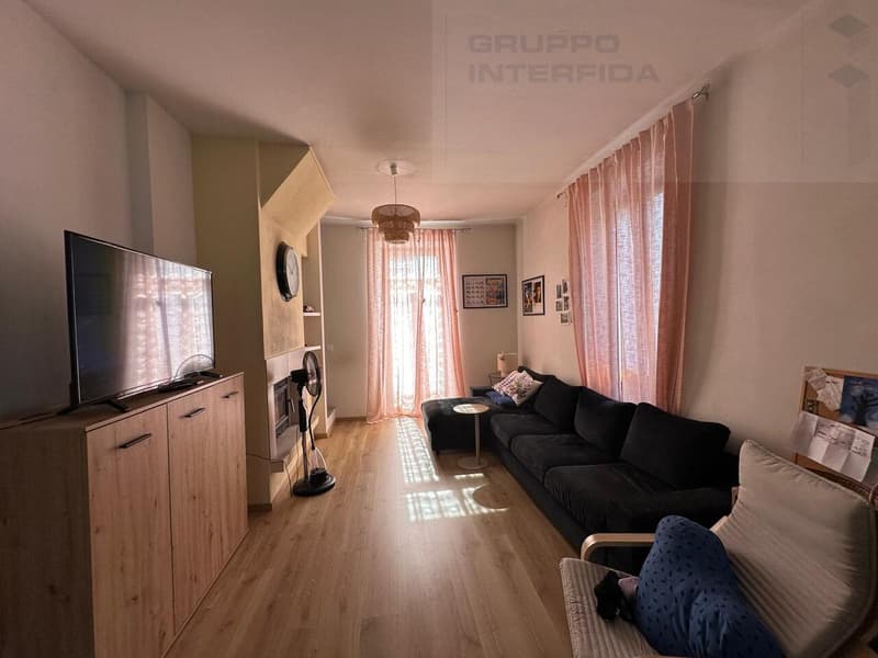 3.5 Zimmer renoviert mit Autoabstellplätzen (8)