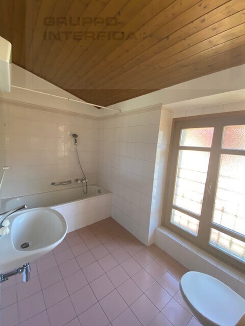 APPARTAMENTO 1.5 LOCALI AL 2 PIANO ZONA CENTRALE (2)