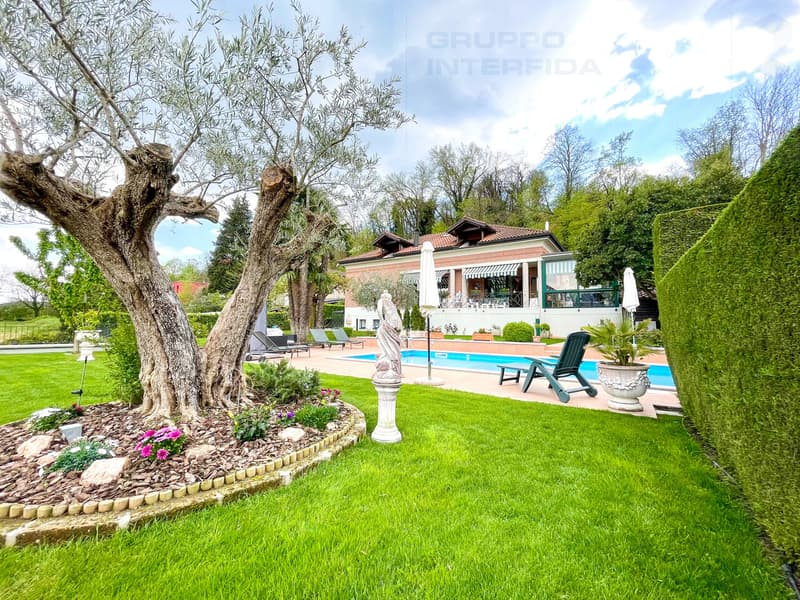 GRANDE VILLA CON PISCINA E DEPENDANCE (10)