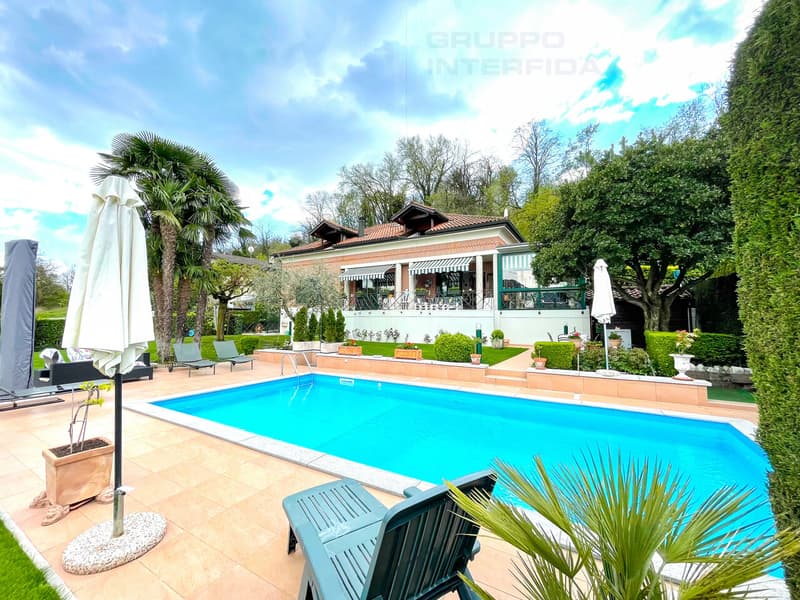 GRANDE VILLA CON PISCINA E DEPENDANCE (1)