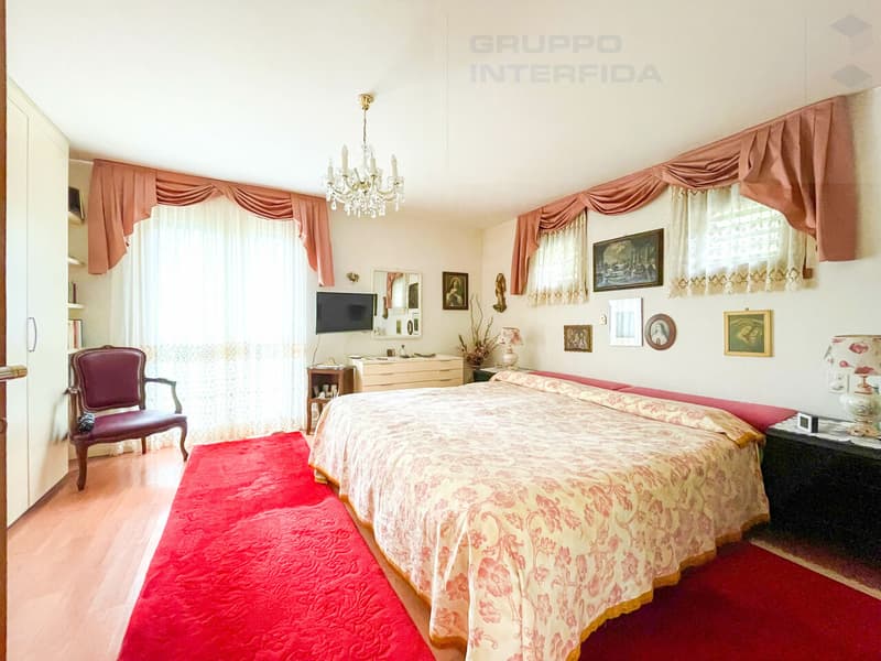 GRANDE VILLA CON PISCINA E DEPENDANCE (13)