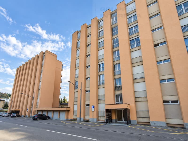 4.5 LOCALI CON BALCONE IN POSIZIONE CENTRALE (8)