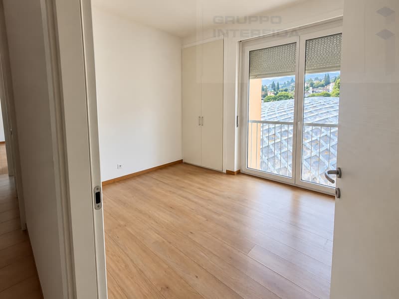 4.5 LOCALI CON BALCONE IN POSIZIONE CENTRALE (5)
