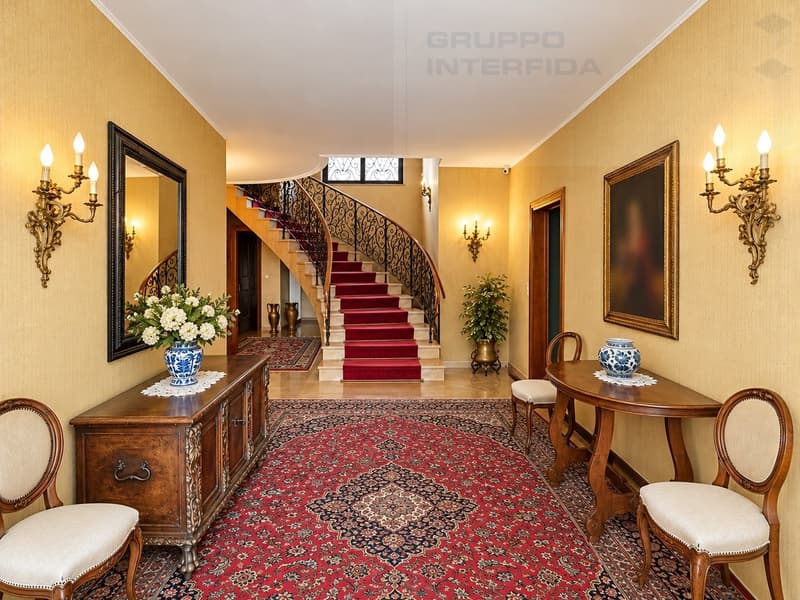 AFFASCINANTE VILLA IN ZONA PANORAMICA (3)