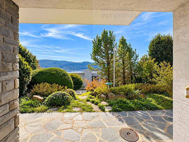 AFFASCINANTE VILLA IN ZONA PANORAMICA (2)