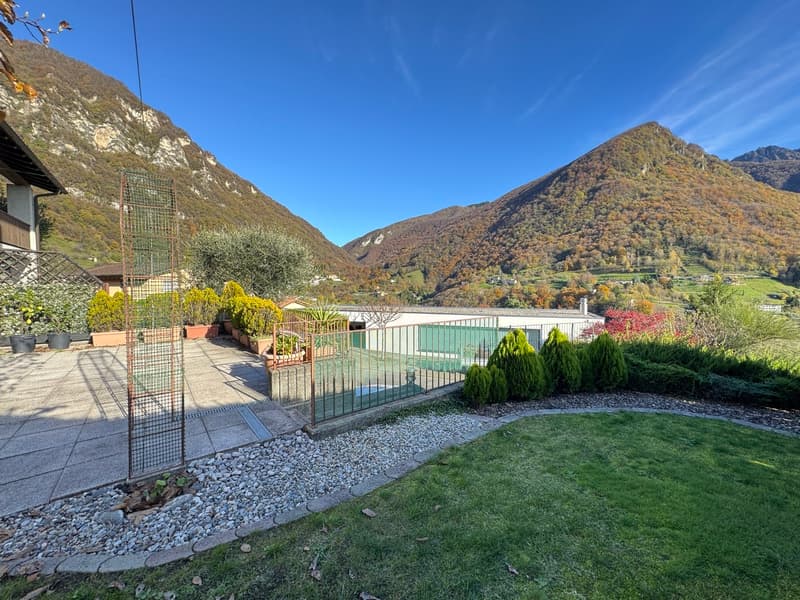 PORZIONE DI CASA BIFAMILIARE CON VISTA SPETTACOLARE (2)