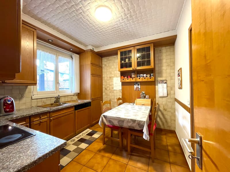 Maison de 4,5 pièces avec grand garage et places de parking (8)