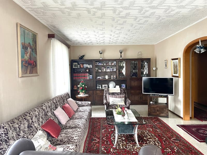 Maison de 4,5 pièces avec grand garage et places de parking (6)