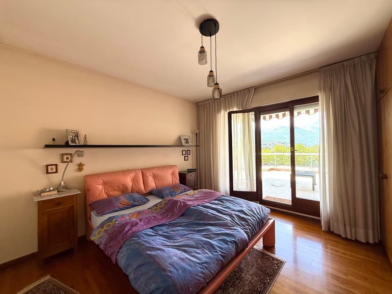 ATTICO 5 LOCALI CON VISTA LAGO (7)