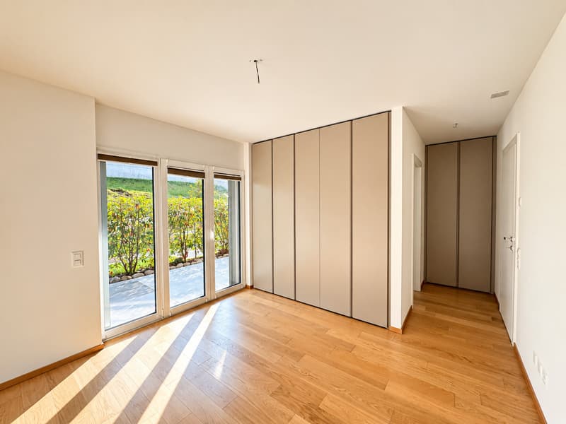 APPARTAMENTO 4.5 LOCALI CON AMPIO GIARDINO (5)