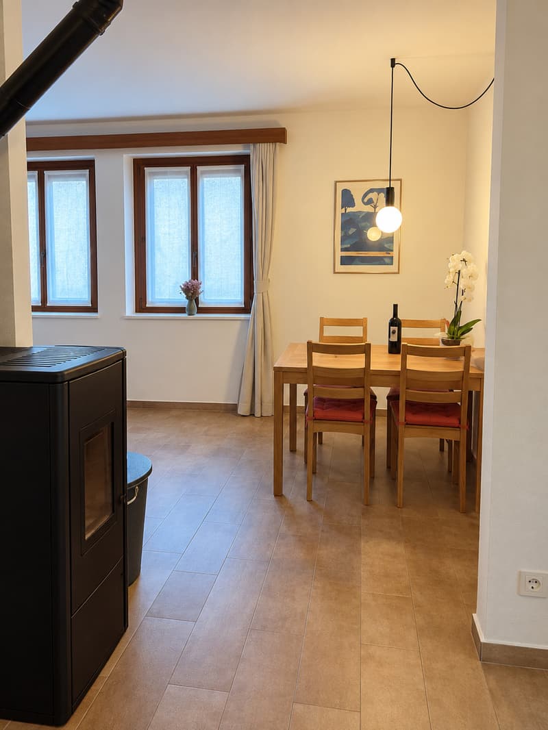 GRAZIOSA CASA RUSTICA NEL CUORE DI BRÉ (3)