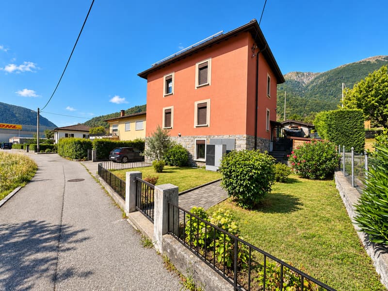 CASA SINGOLA CON GIARDINO (2)