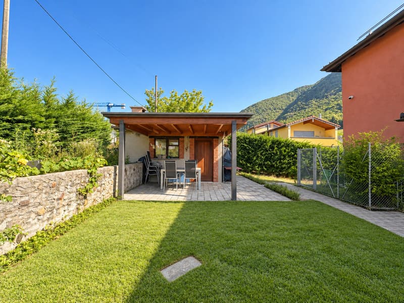 CASA SINGOLA CON GIARDINO (11)