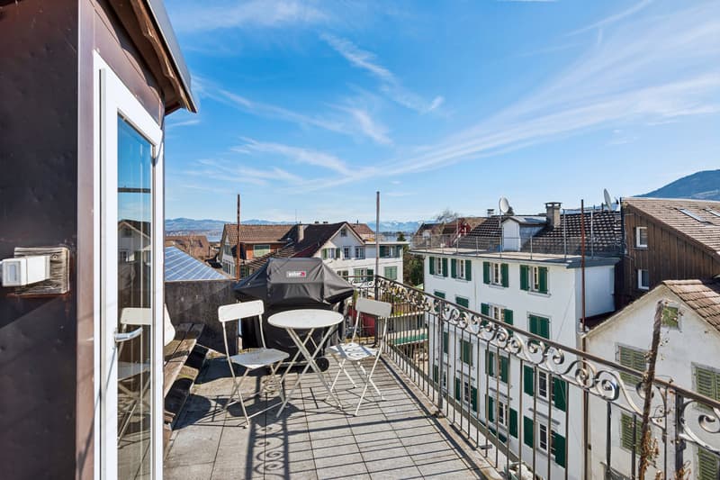 Dachterrasse mit Blick Richtung Zürichsee