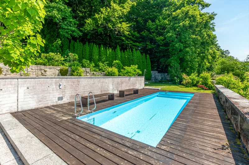 Pool und Garten
