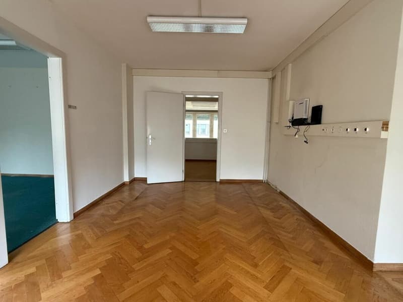 Ufficio di 116 m2 in affitto vicino alla stazione (5)