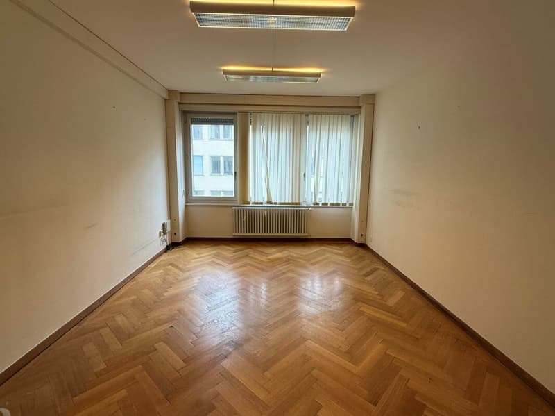 Ufficio di 116 m2 in affitto vicino alla stazione (2)