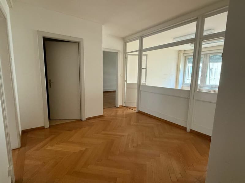 Ufficio di 116 m2 in affitto vicino alla stazione (3)