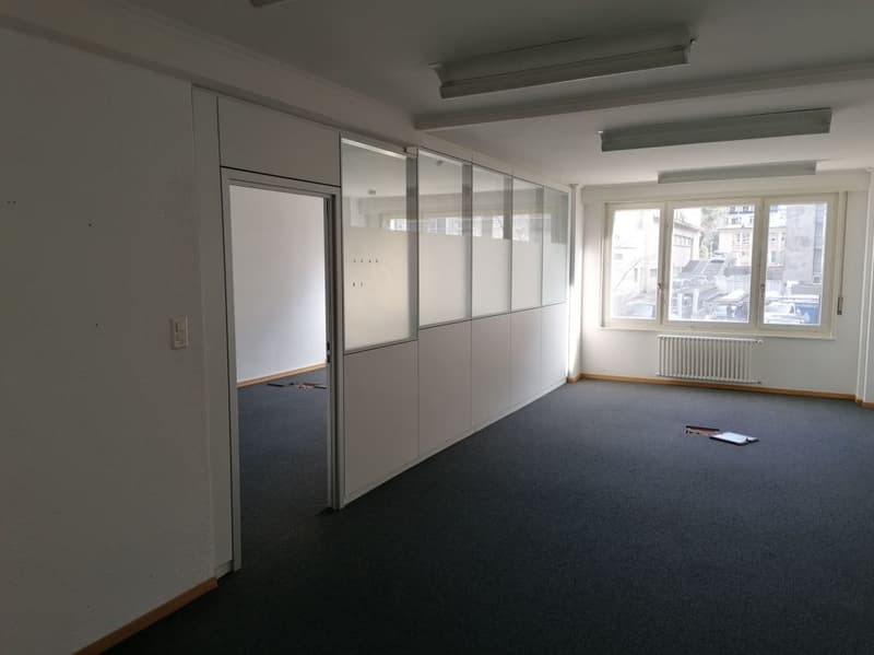 Uffici di 110m2 semiammobiliati, vicino alla stazione di Losanna (2)