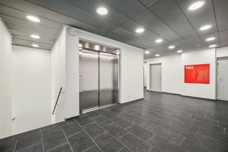Spazio ufficio e commerciale in posizione di vertice (3)