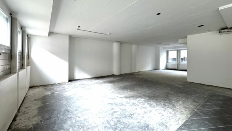 Versatile commercial space on the ground floor (4)