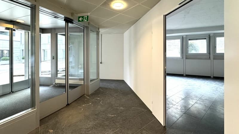 Versatile commercial space on the ground floor (7)