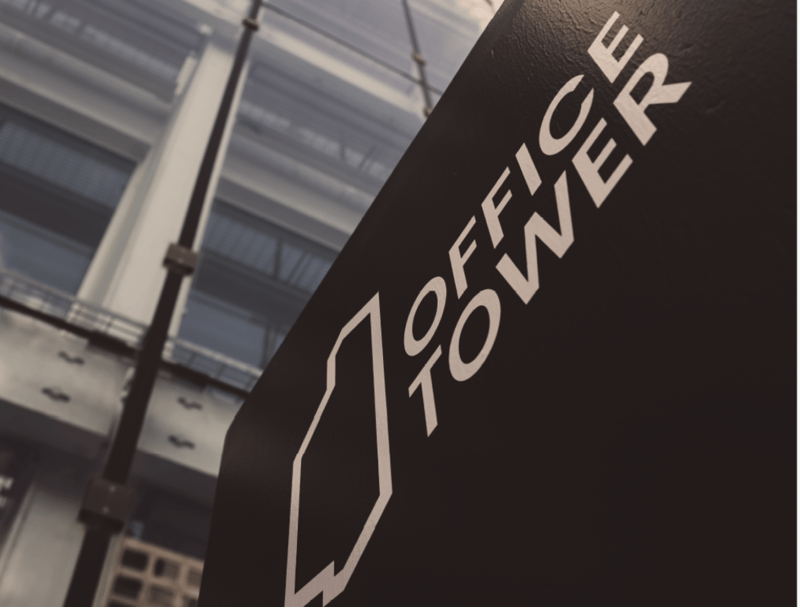 Office Tower - Working with a Wide View (12)