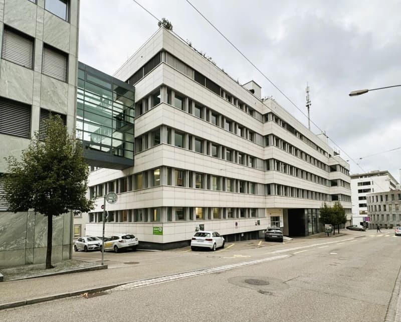 Effiziente Arbeitsumgebung - Raum für Ihr Business (9)