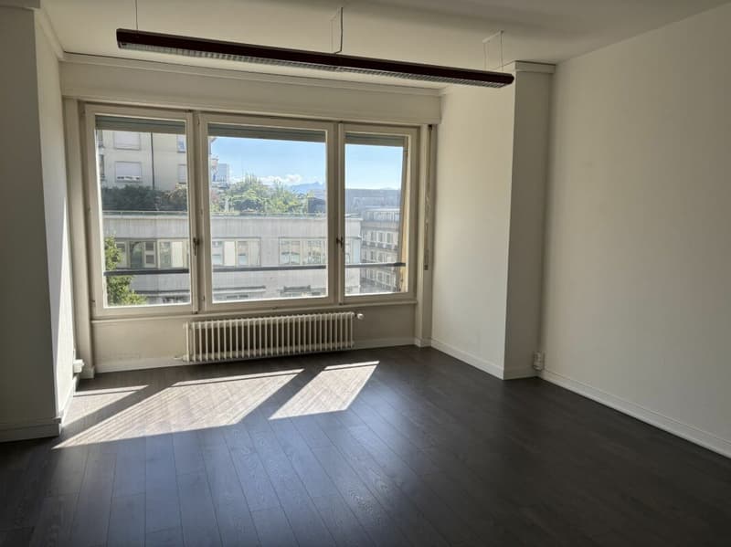 Bureau spacieux et lumineux de 175 m² - conditions flexibles (2)