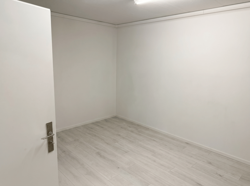 Ausgebautes Büro mit Sitzungszimmer und Technikraum beim Koch-Areal (4)