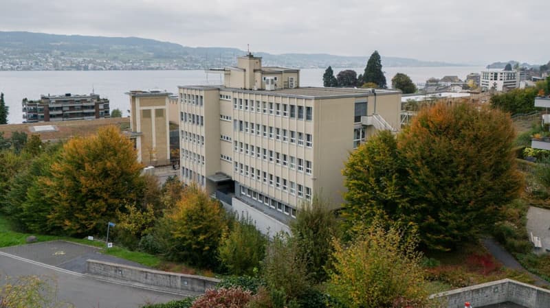 Horgen - 4 ausgebaute (Praxis-)Räume Plug & Work (6)