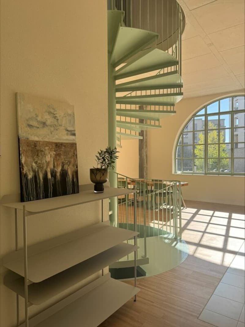 Einzigartige Loftwohnung mit Bogenfenster und Dachterrasse (4)