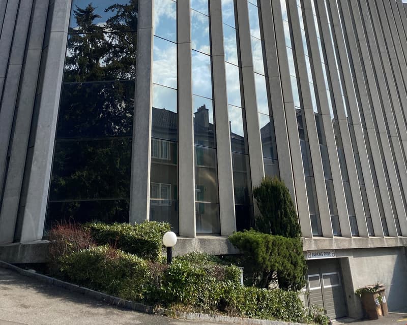 Bureaux 600m², centre ville Lausanne, quartier Mont-Repos (2)