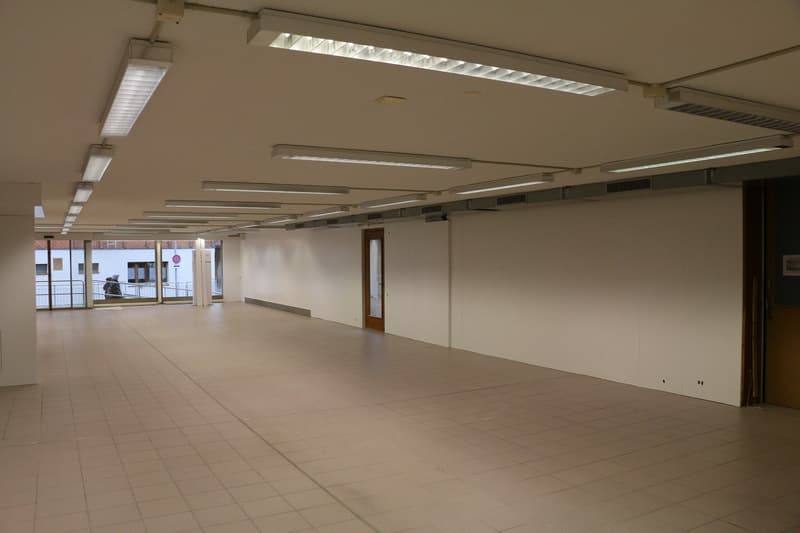 5528 - Erdgeschoss Hauptgebäude Eingangsbereich