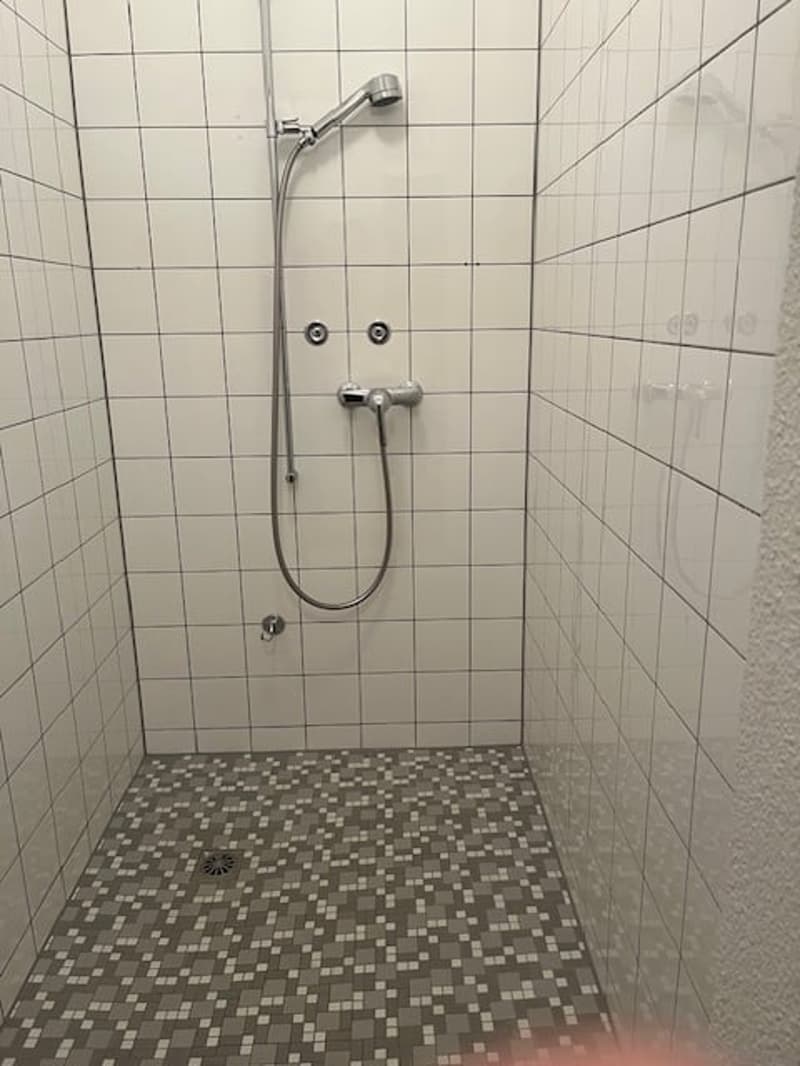 Separate Dusche