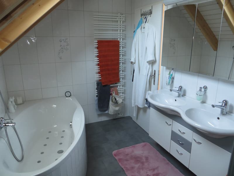 3.5 + 0.5 Duplex-/Maisonette-Wohnung, inkl. Waschküche und Keller in Stettlen (1)