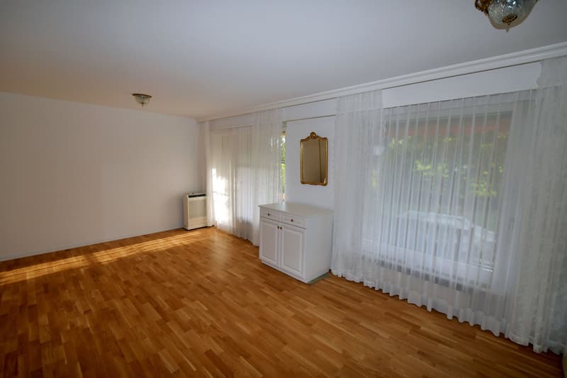Möblierte, geräumige, sonnige Wohnung am Zürichberg (1)