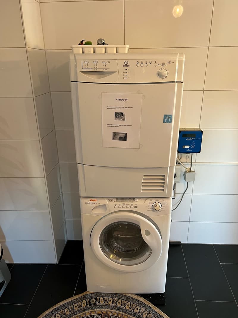 Waschmaschine (zur Mitbenützung)