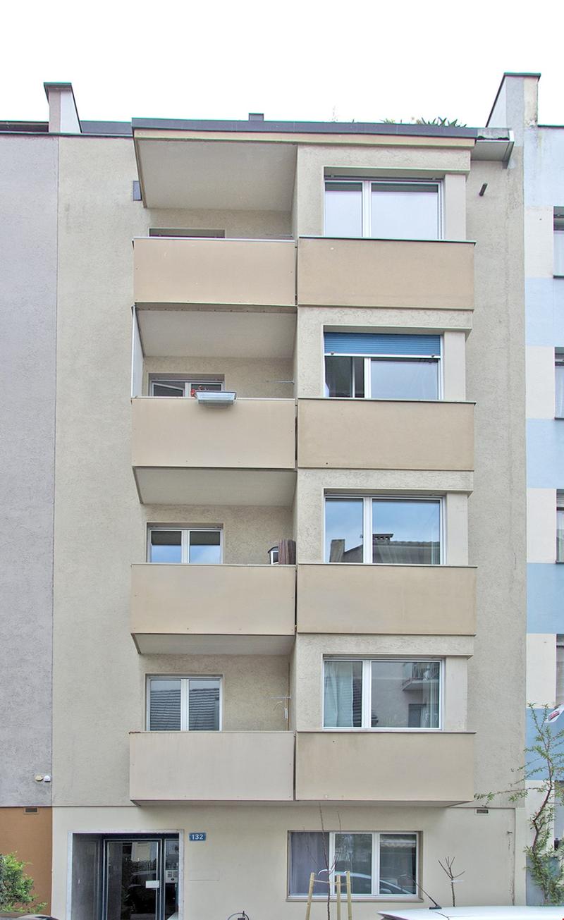 Frisch renovierte 5 Zimmer Wohnung mit Balkon im Matthäus-Quartier (1)