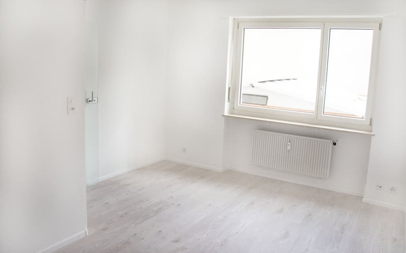 Frisch renovierte 5 Zimmer Wohnung mit Balkon im Matthäus-Quartier (2)