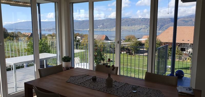 Wohnung in Gerolfingen mit einmaliger Sicht auf Bielersee und Jura-Kette (1)