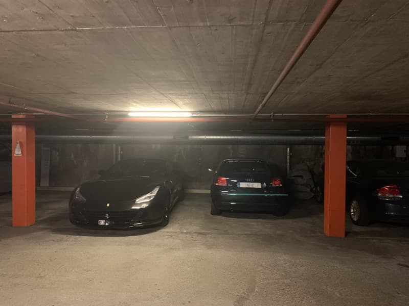 Place de parking souterraine à Genève (1)