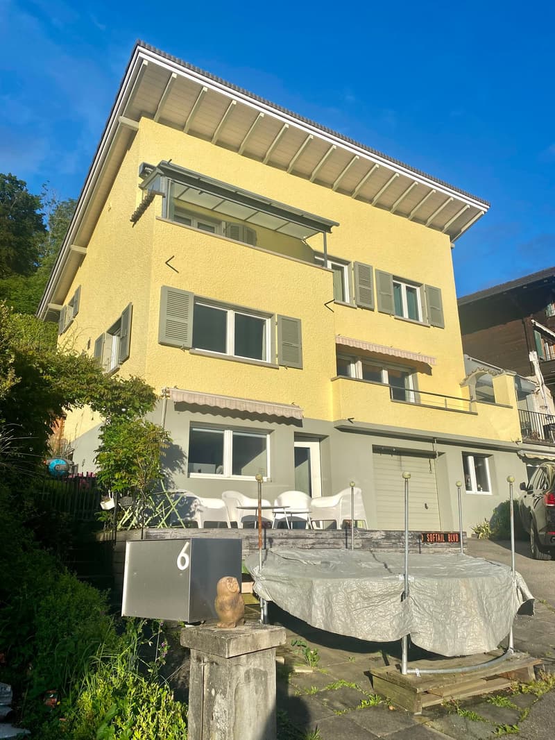 Freistehendes Einfamilienhaus an bester Lage in Hünibach (2)