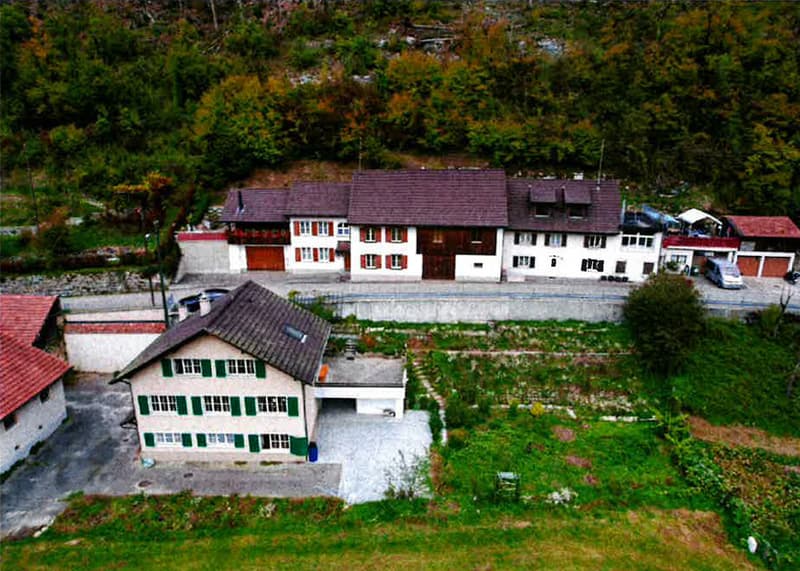 Idyllisches Einfamilienhaus mit 6.5 Zimmer und grossem Garten zentral gelegen in Kleinlützel (1)