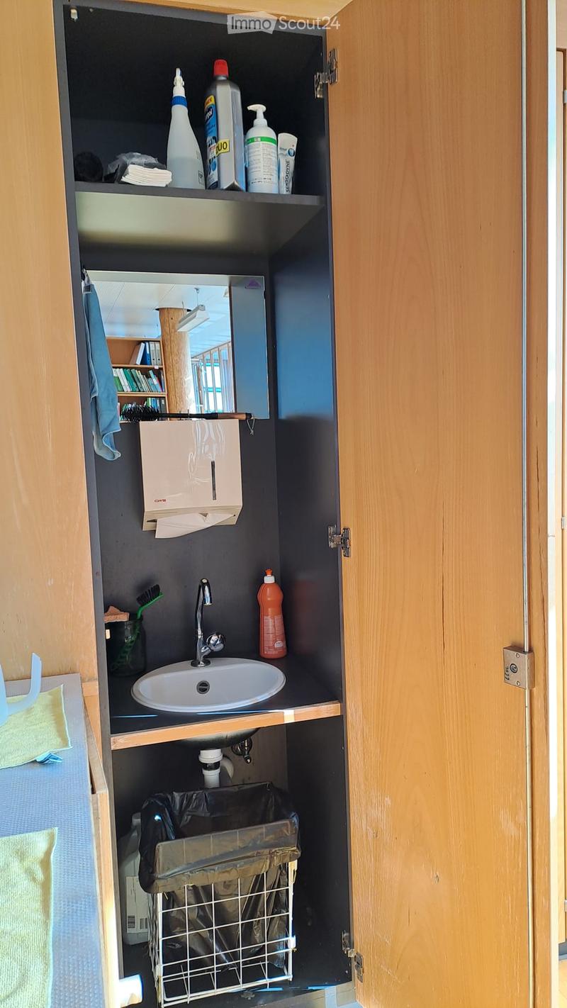 Laundry machine, Sink, Cleaning agents, Towels