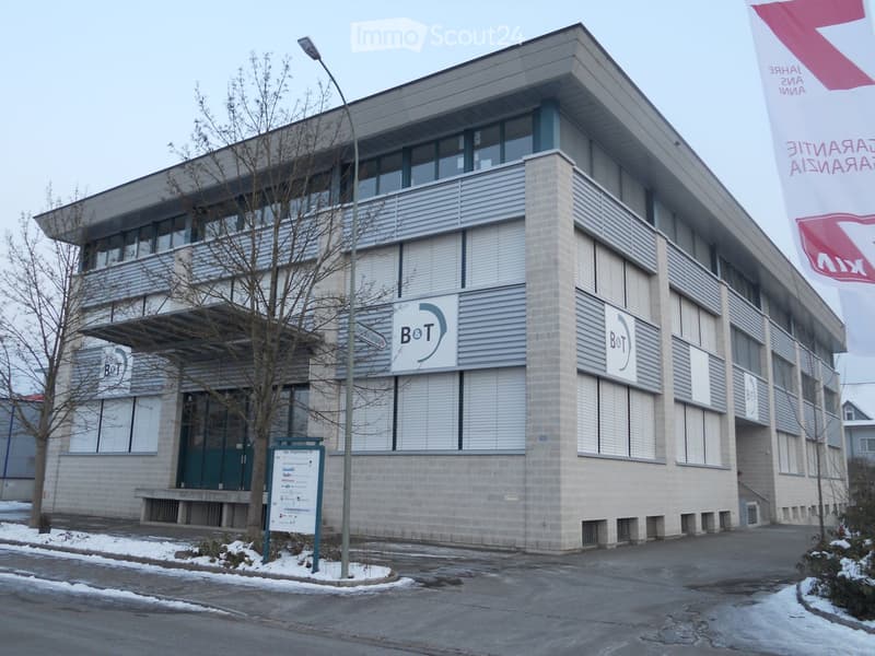Locali luminosi in una posizione centrale (68 m2) (1)